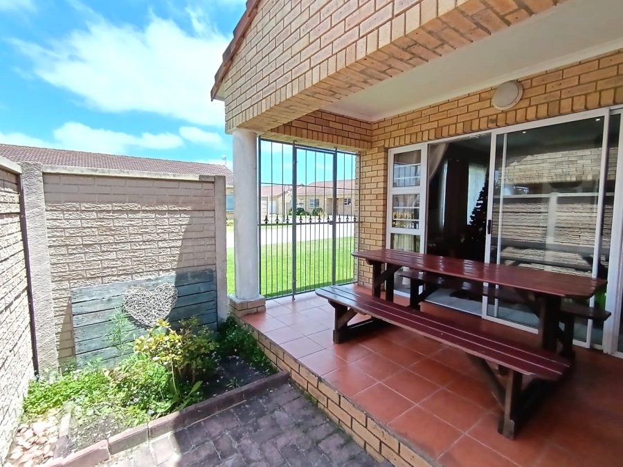 2 Bedroom Property for Sale in Parsonsvlei Eastern Cape